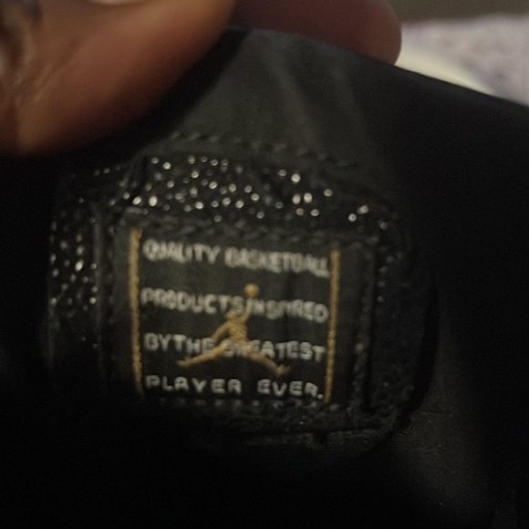 Jordan 11s Black and white - Picture 3 of 7